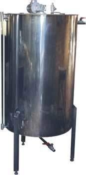 Емкость купажная типа КН  – 2500 литров с рамным перемешивающим устройством